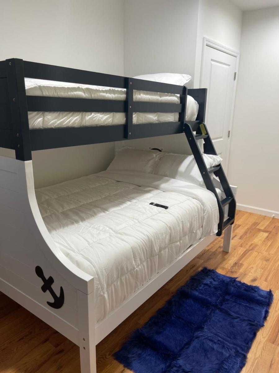 Luxury apartments NY 4 Bedrooms 3 Bathroom Free Parking view 5