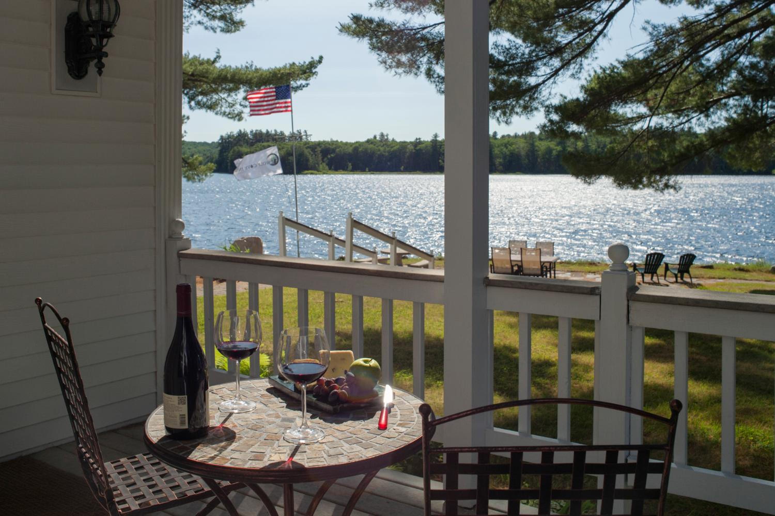 Wolf Cove Inn