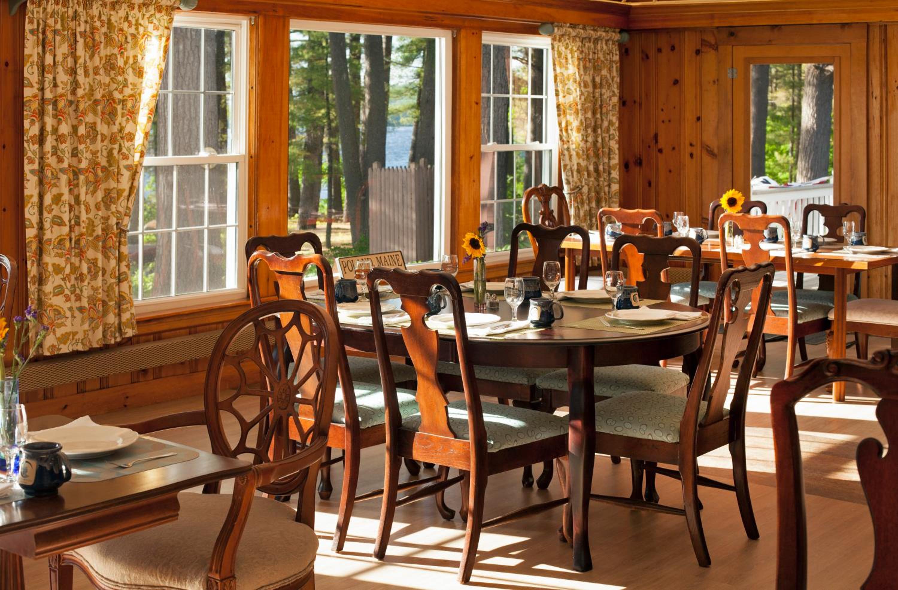 Wolf Cove Inn