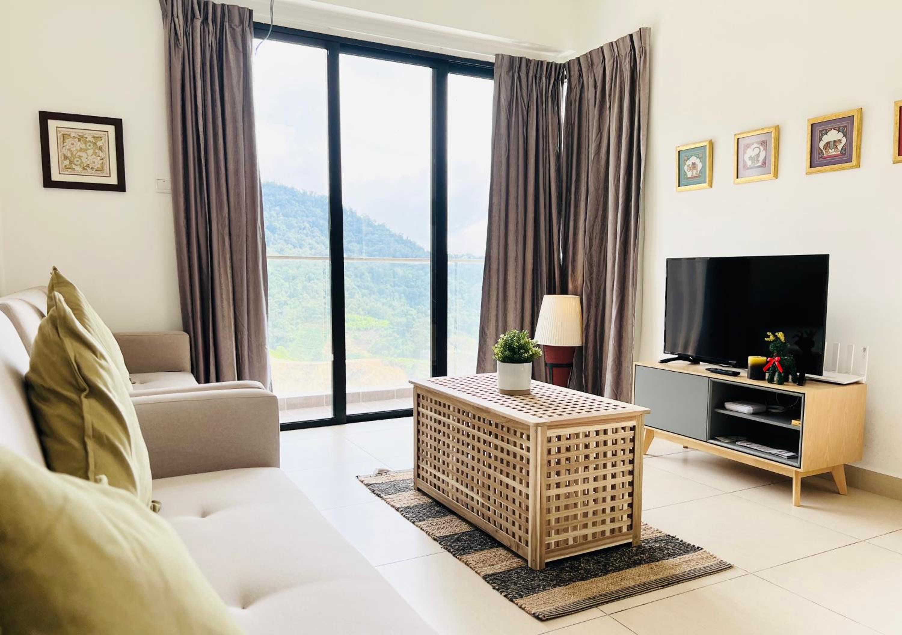 Friends & Family Apartment at Midhill Genting 8pax Free WiFi photo 1