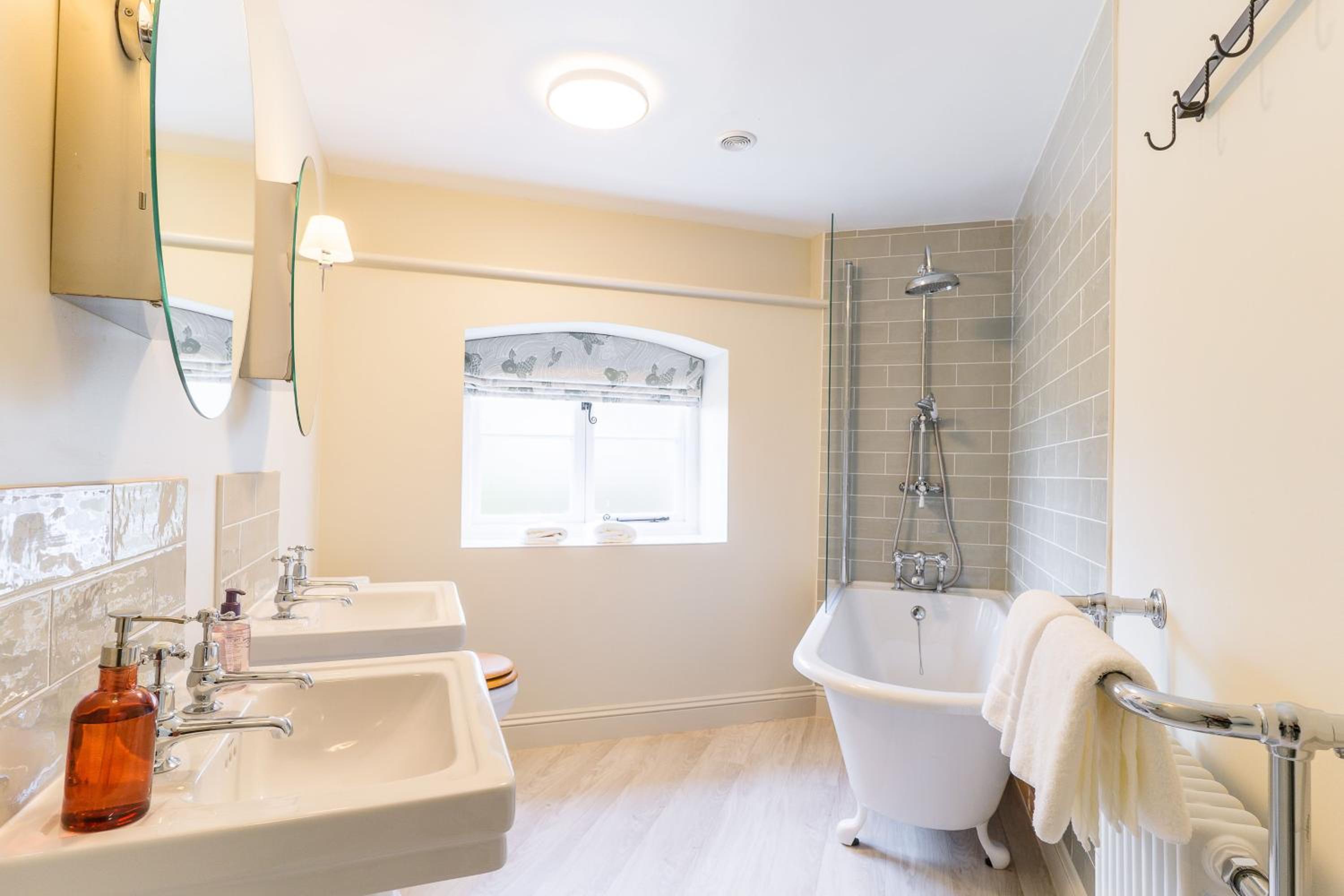 Holly House, Sleeps 15, North Norfolk