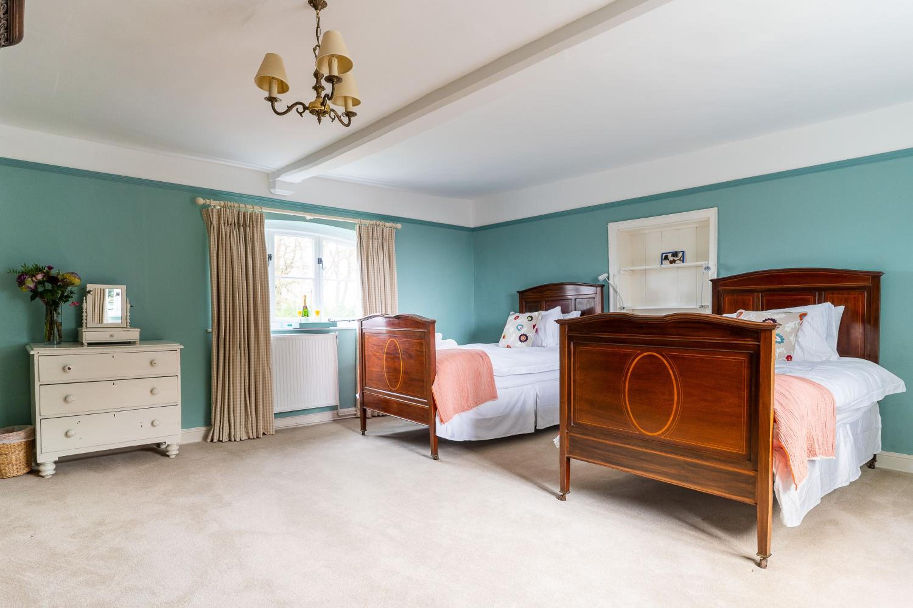 Holly House, Sleeps 15, North Norfolk