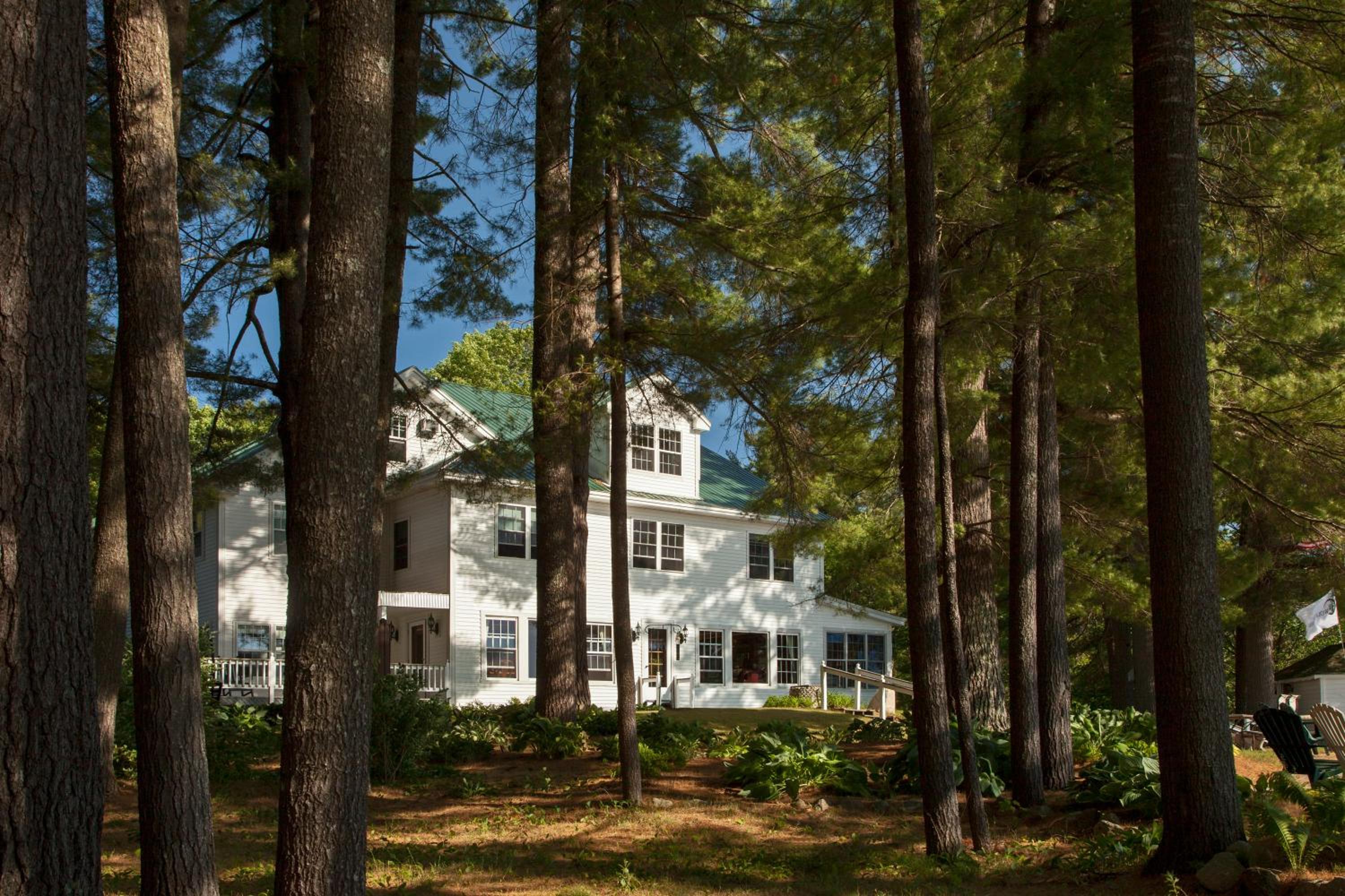 Wolf Cove Inn