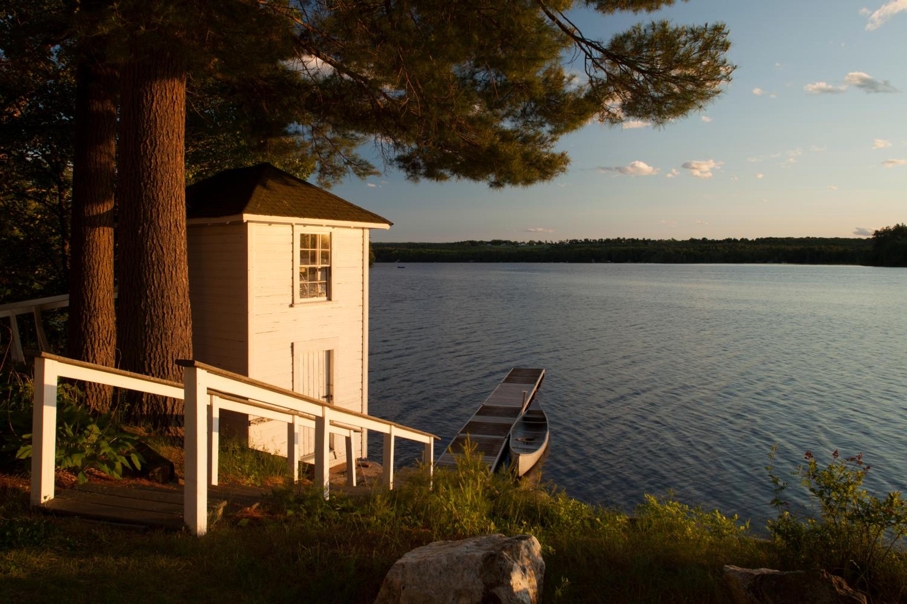 Wolf Cove Inn