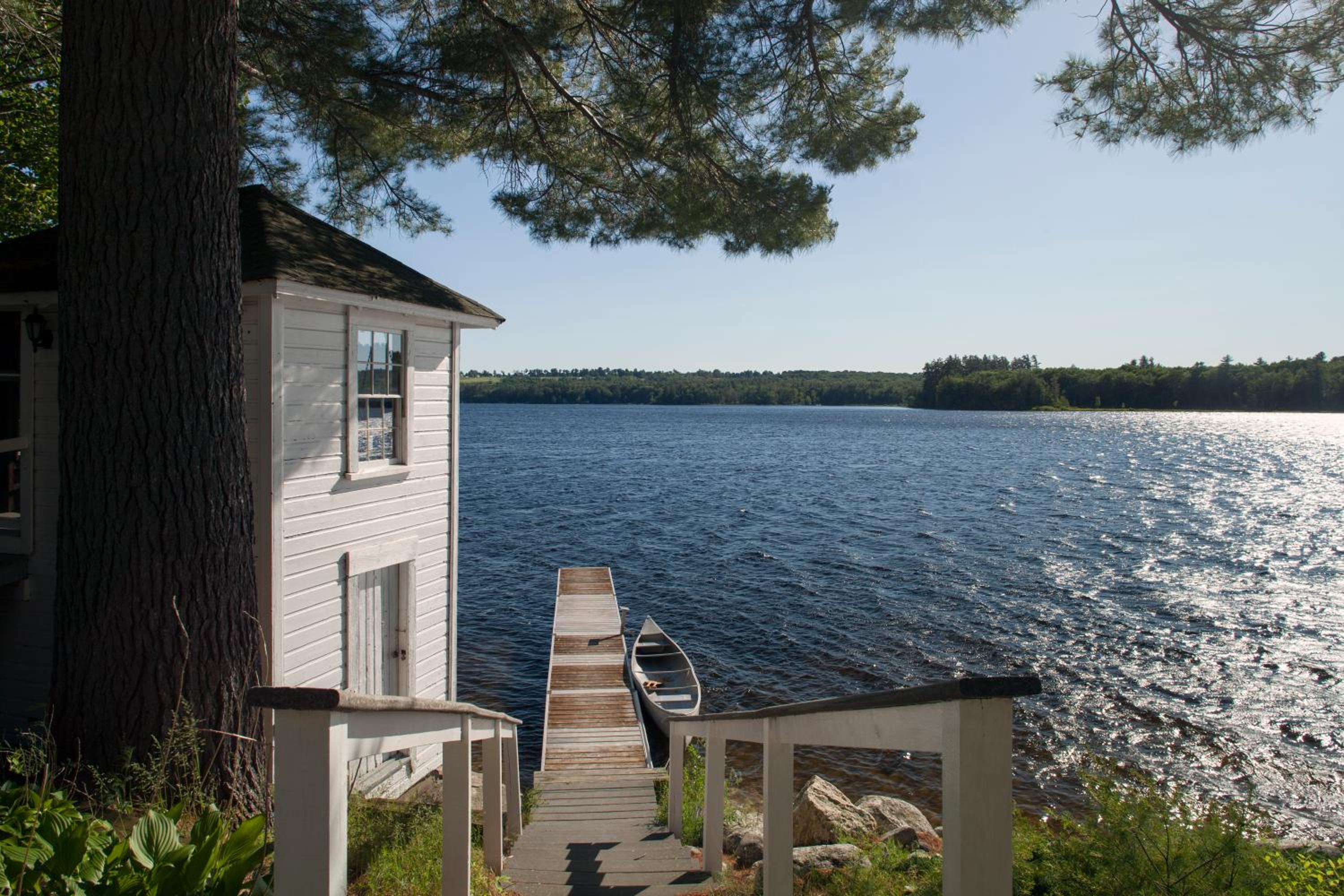 Wolf Cove Inn