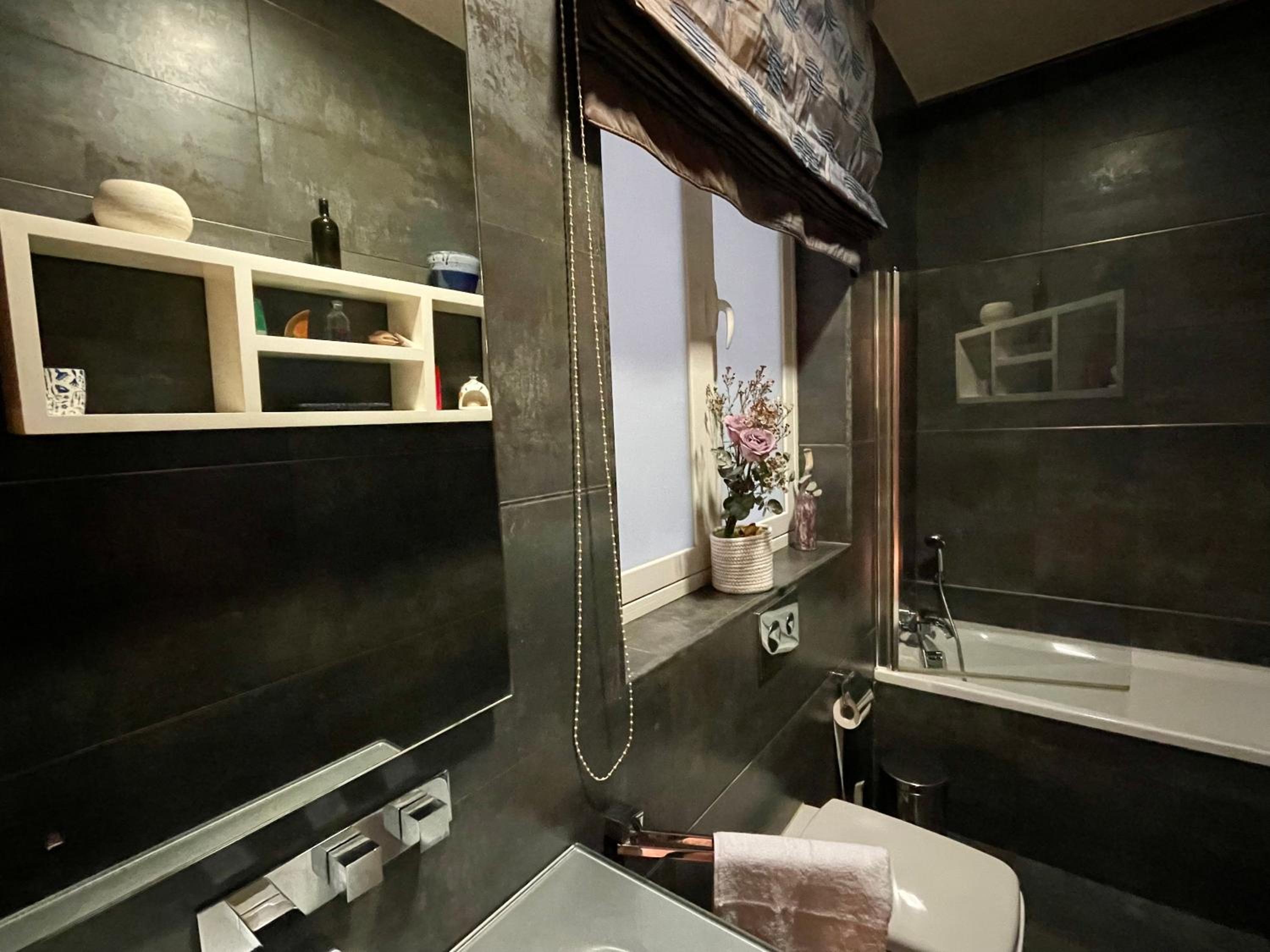 Valletta Collection - Merchant Str Apartment with large yard view 3