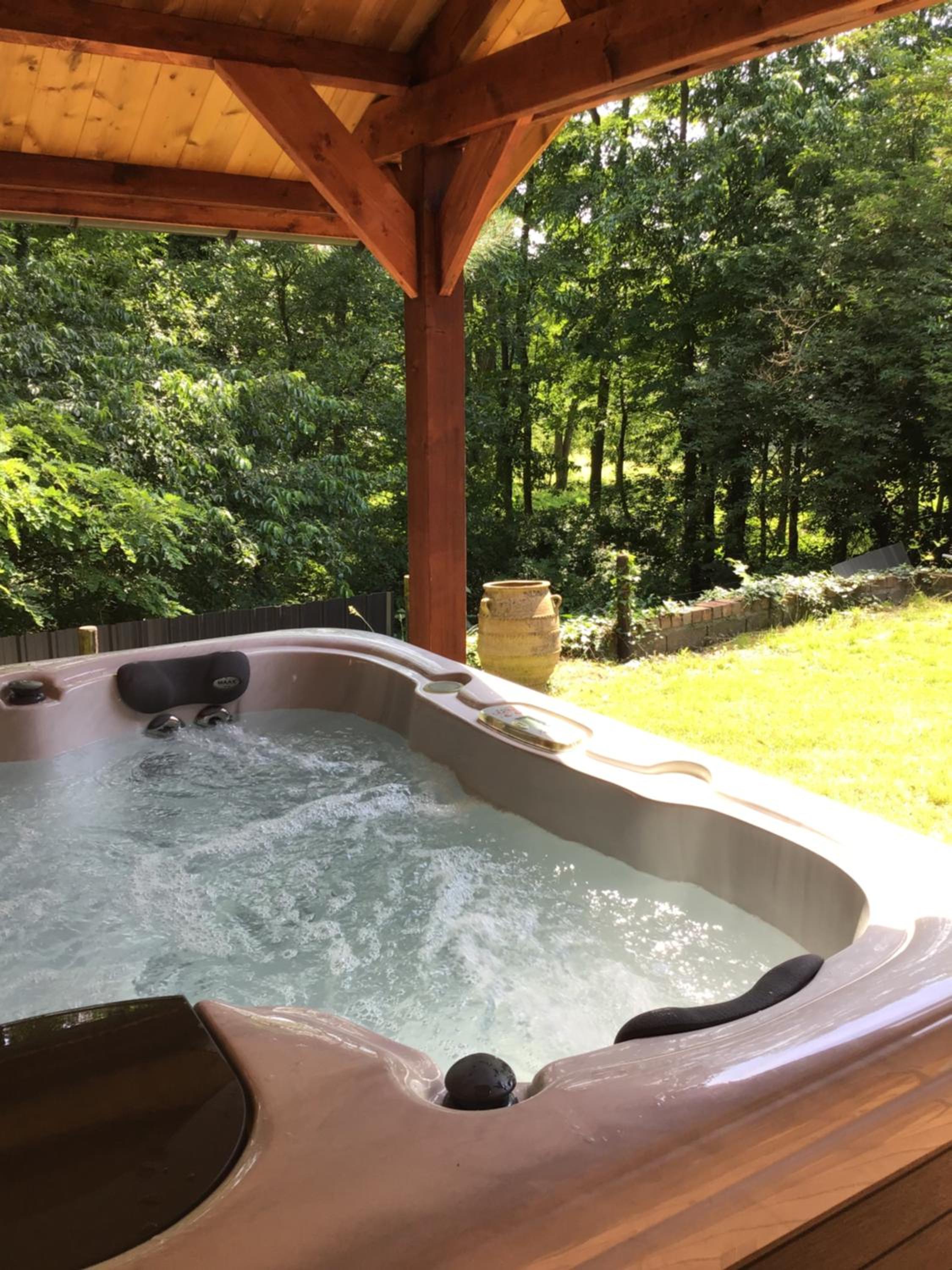 Charming house in the woods with private wellness
