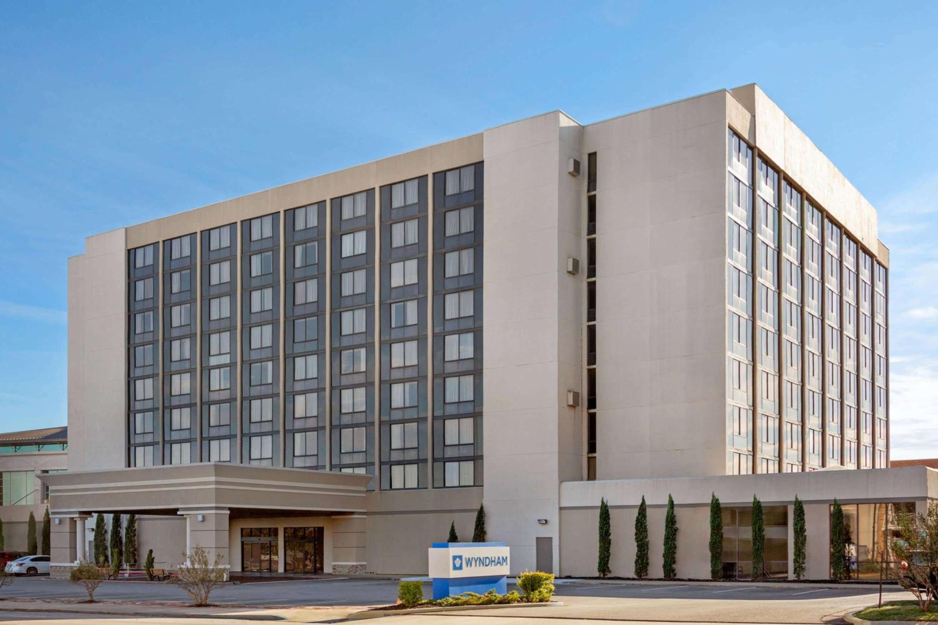 Hotel Wyndham Fort Smith City Center - Image 1