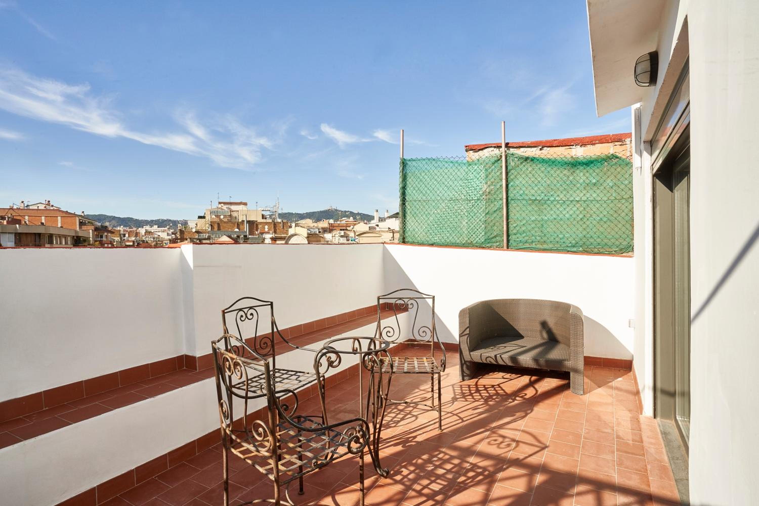 AinB Eixample-Miro Apartments
