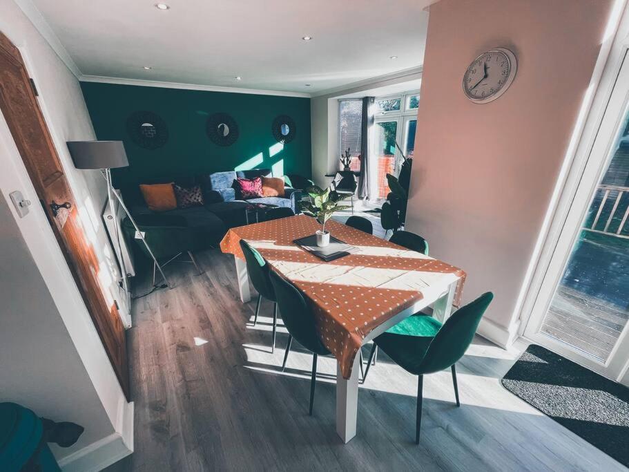 Modern 3 ground floor Parking and Garden view 4