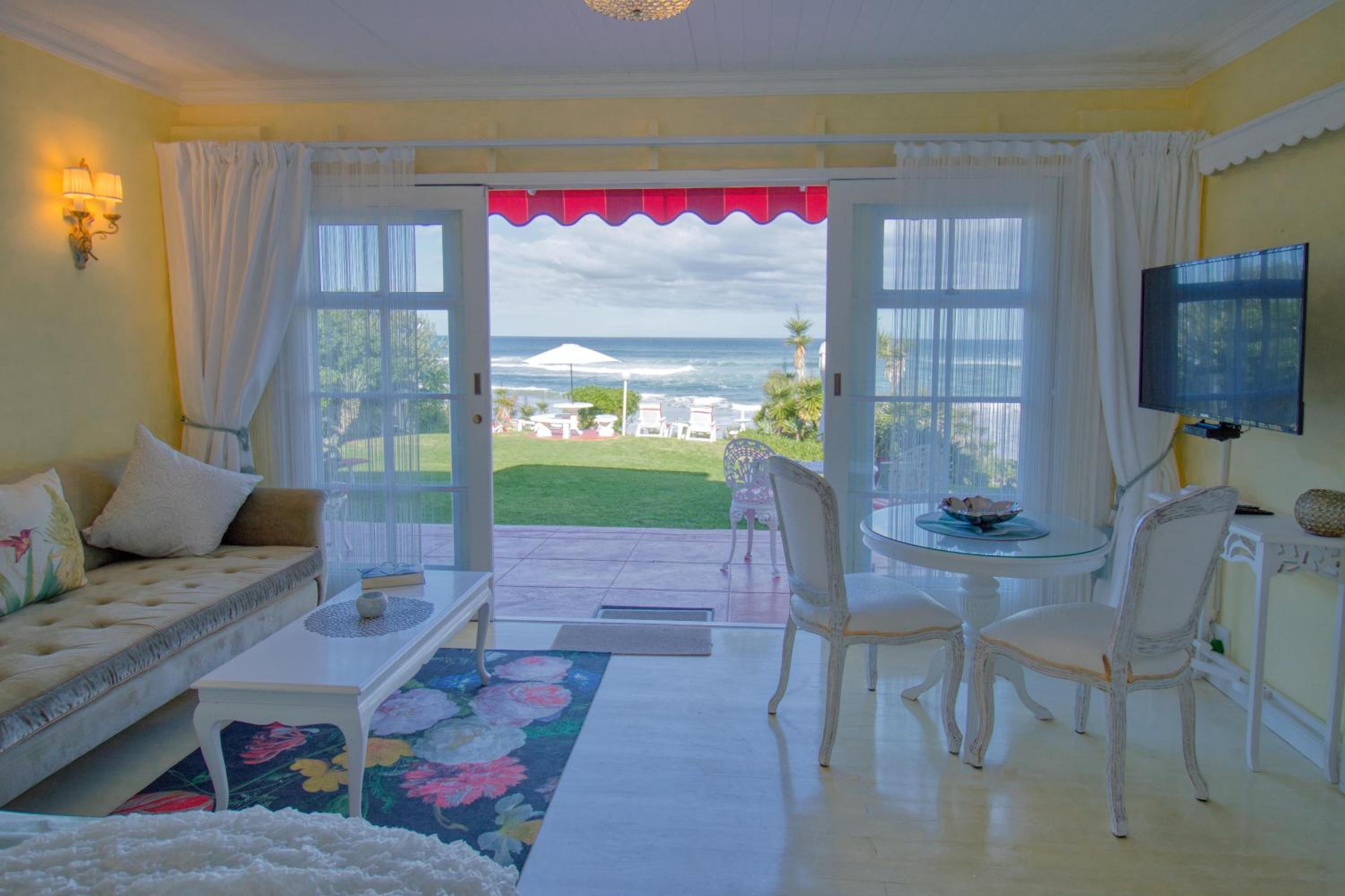 Haus am Strand - on the Beach