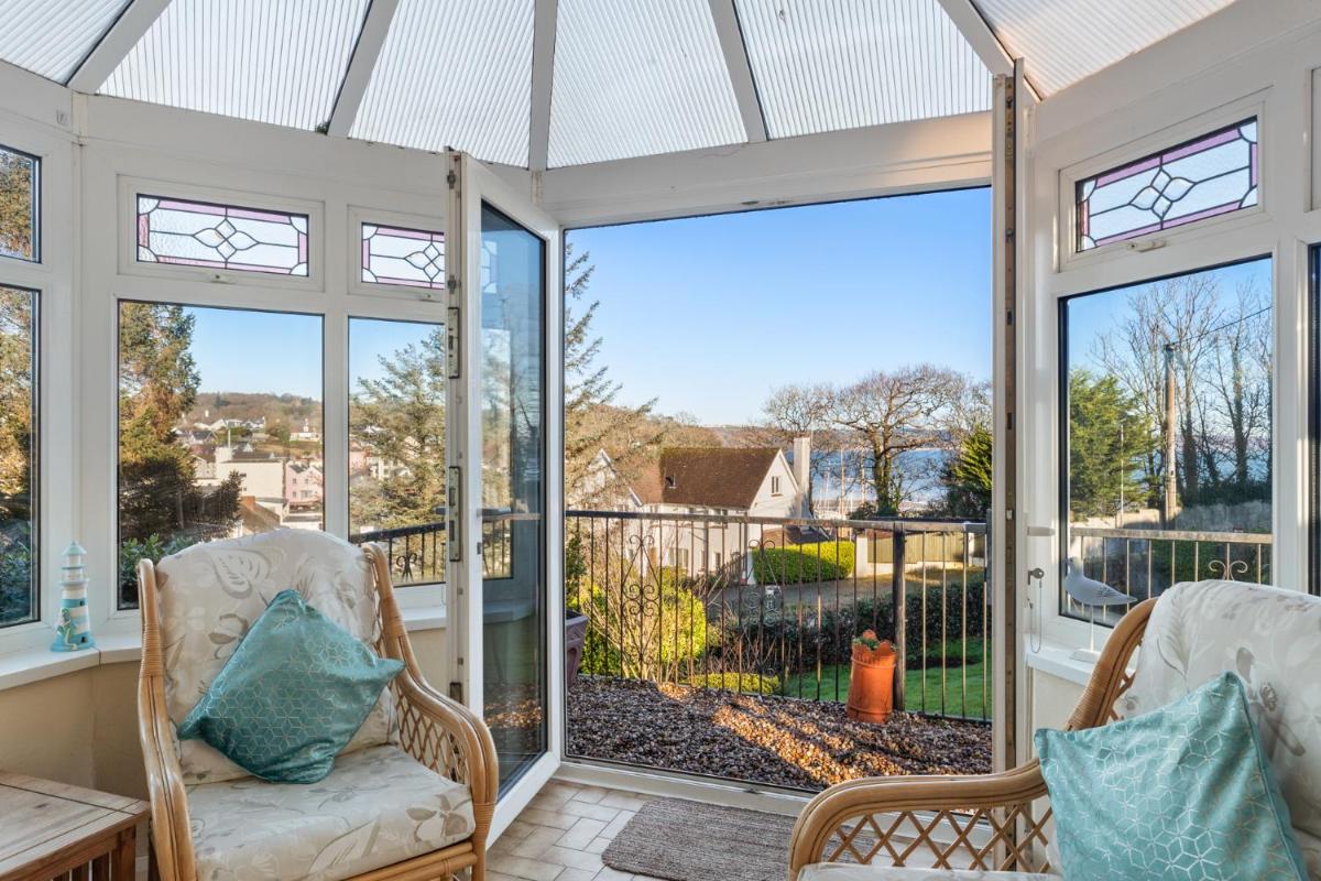 Four Oaks - Sea Views, Parking, Enclosed Garden, Dog Friendly view 4