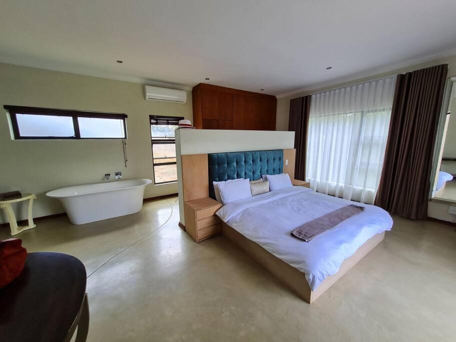 No 16 Elements - 5 Bedroom Beauty view 5