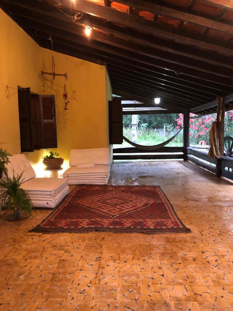 Casa da Fazenda- no bosque com lareira e banheira