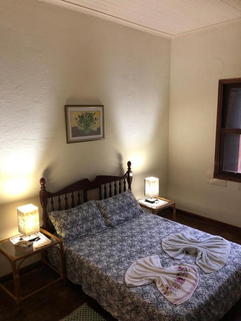 Casa da Fazenda- no bosque com lareira e banheira