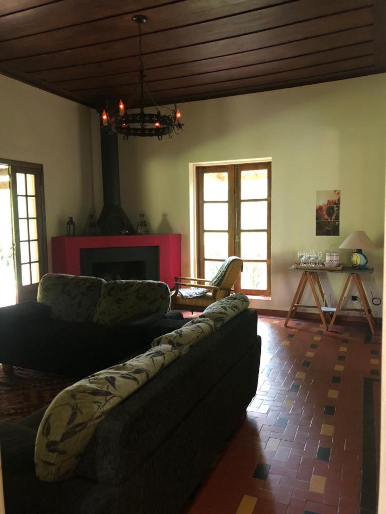 Casa da Fazenda- no bosque com lareira e banheira