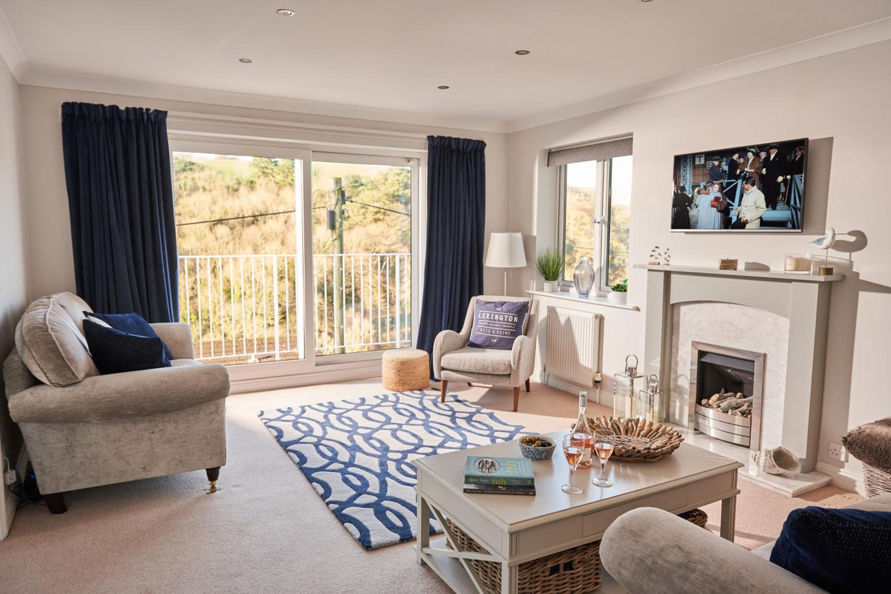 Port Side - Boutique Home with Outstanding River Views view 4