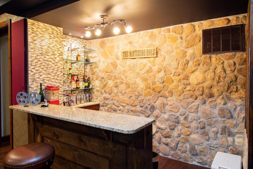 Exclusive High End Candlewood Lake retreat, photo 31