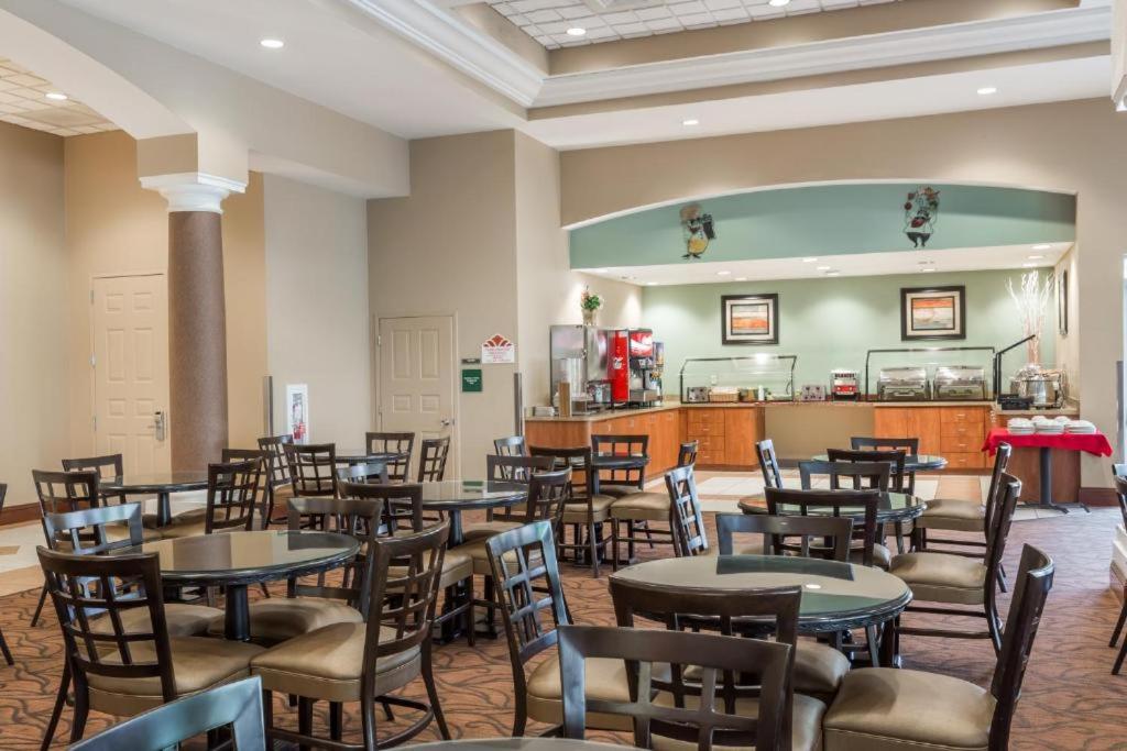 Lake Buenavista Apartments close to Disney