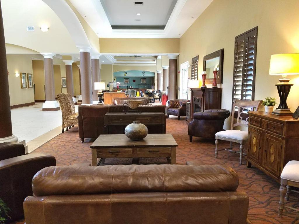 Lake Buenavista Apartments close to Disney