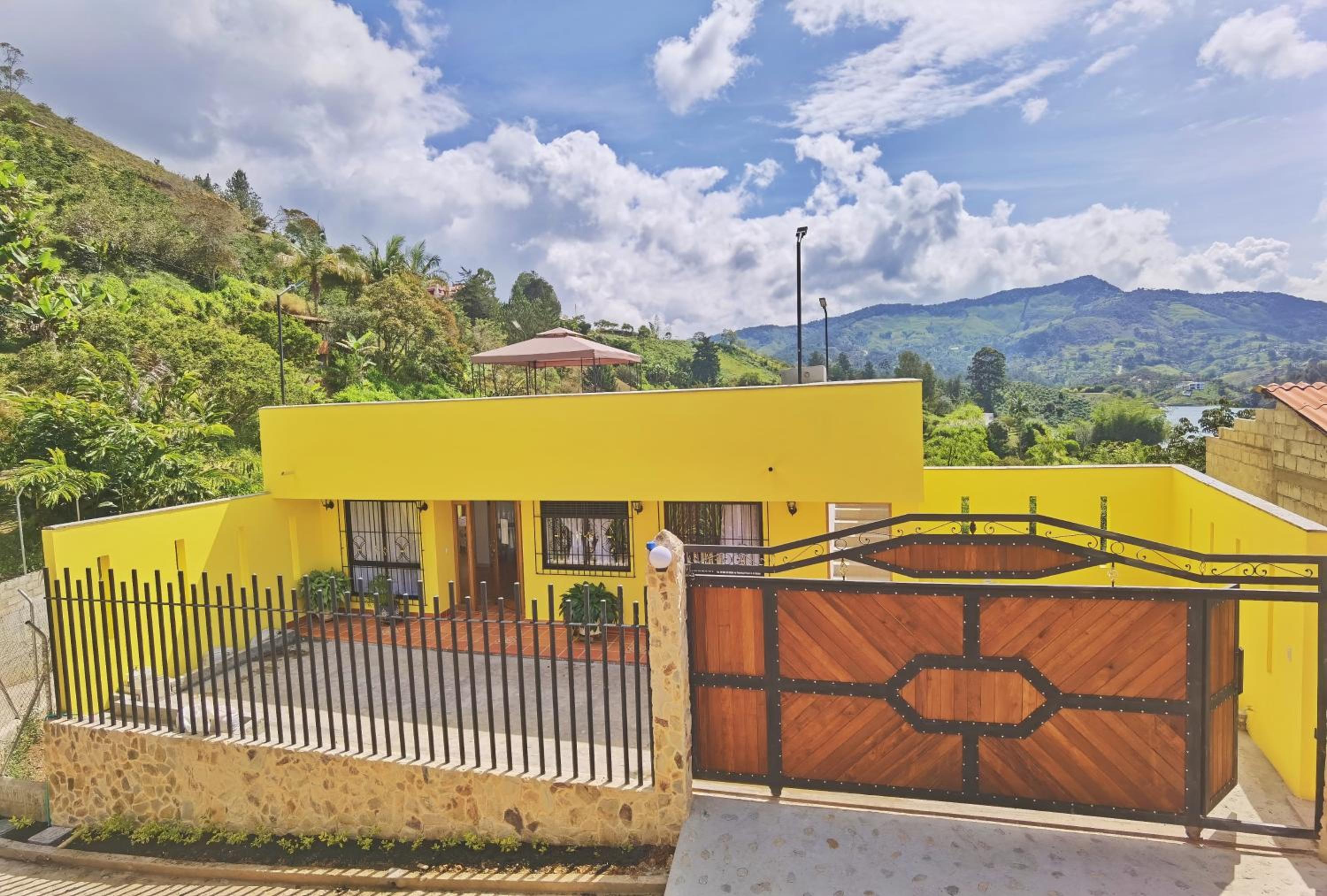 Hermosa casa de campo en GUATAPÉ
