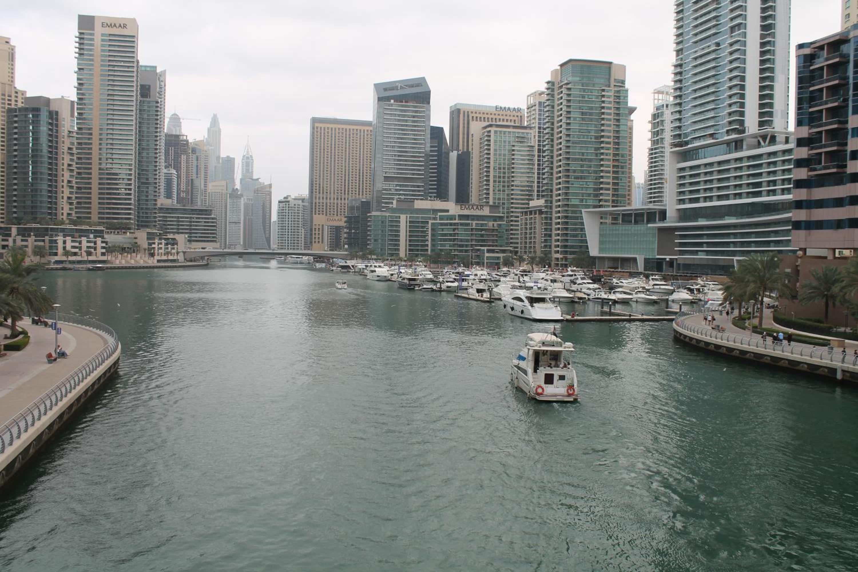 Newly furnished One Bedroom Apartment next to Metro & Beach in Marina Residence