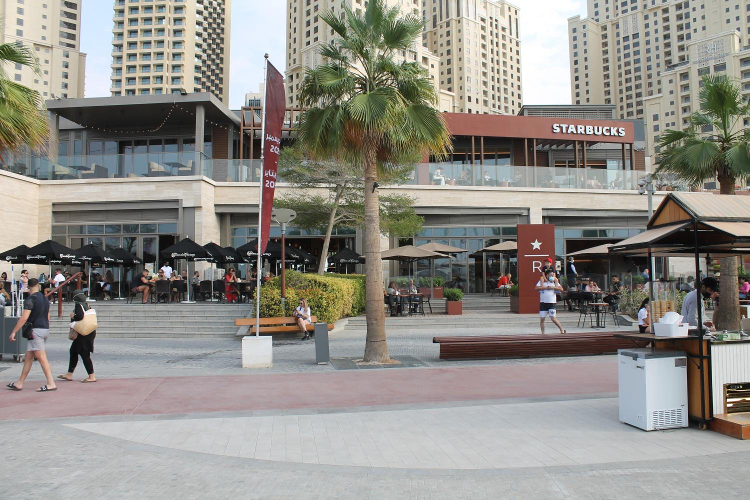 Newly furnished One Bedroom Apartment next to Metro & Beach in Marina Residence