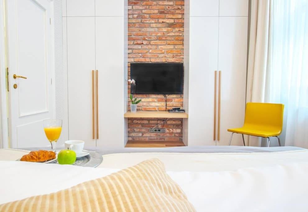 UNIQUE Old Town apartments at Palace Dlouha