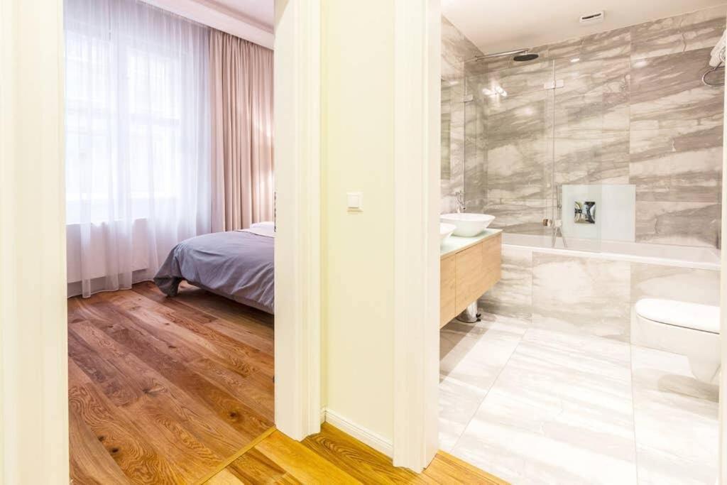 UNIQUE Old Town apartments at Palace Dlouha