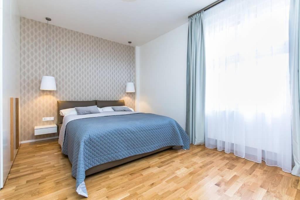 UNIQUE Old Town apartments at Palace Dlouha