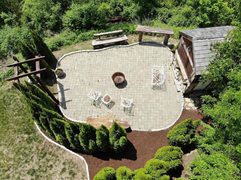 Exclusive High End Candlewood Lake retreat, photo 18