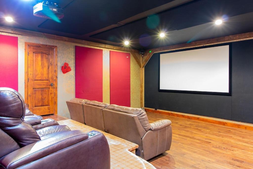 Exclusive High End Candlewood Lake retreat, photo 11