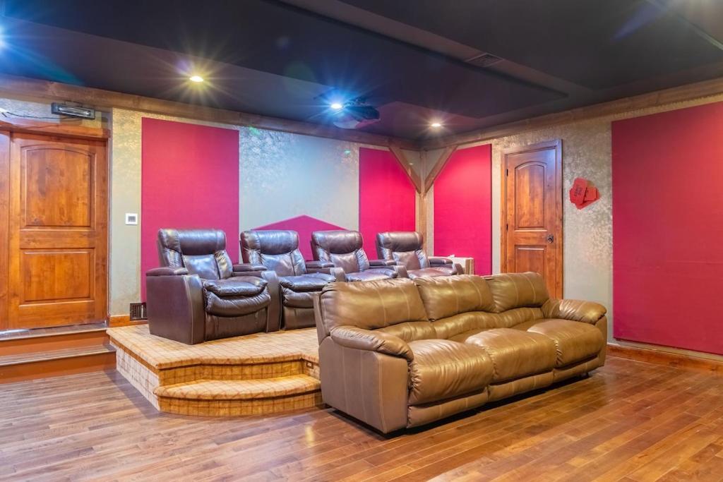 Exclusive High End Candlewood Lake retreat, photo 37