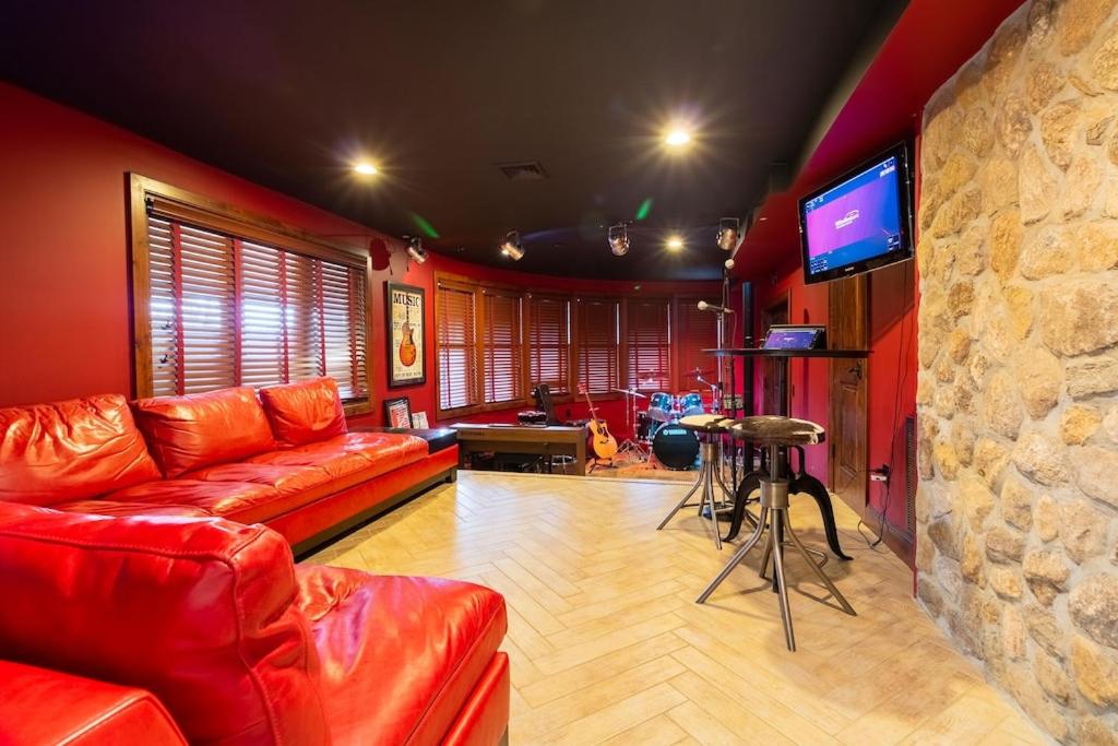 Exclusive High End Candlewood Lake retreat, photo 40