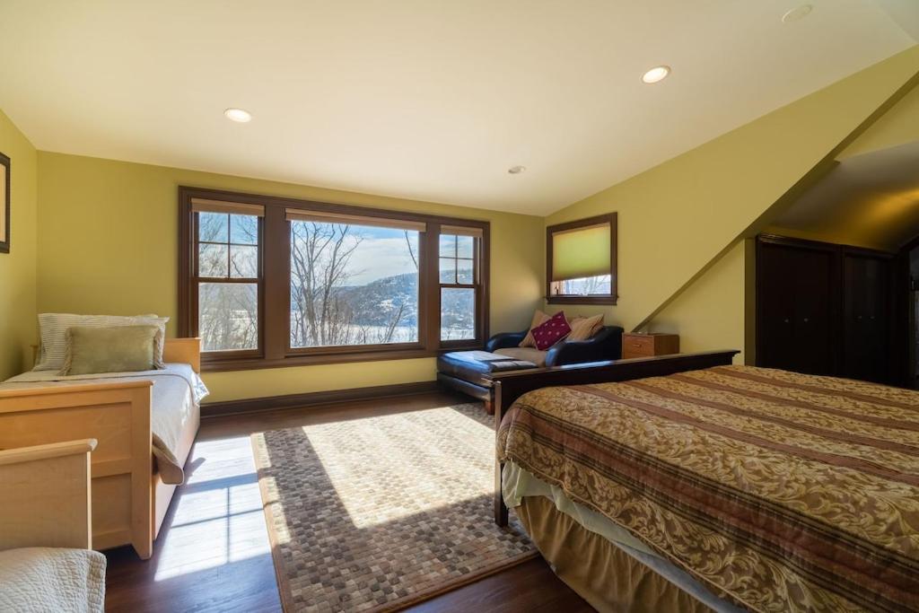 Exclusive High End Candlewood Lake retreat, photo 39