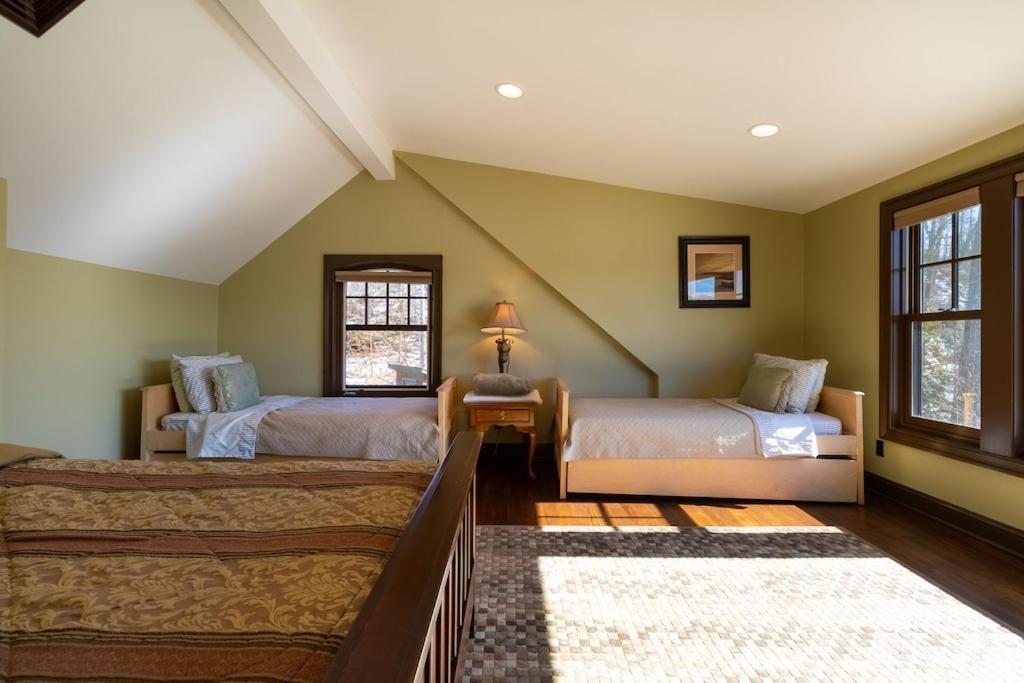 Exclusive High End Candlewood Lake retreat, photo 34