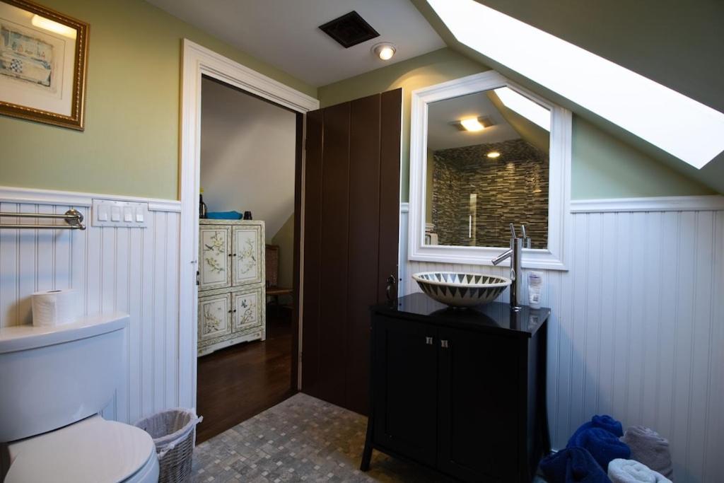 Exclusive High End Candlewood Lake retreat, photo 46