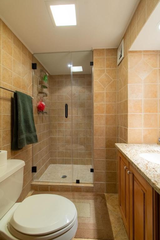 Exclusive High End Candlewood Lake retreat, photo 24