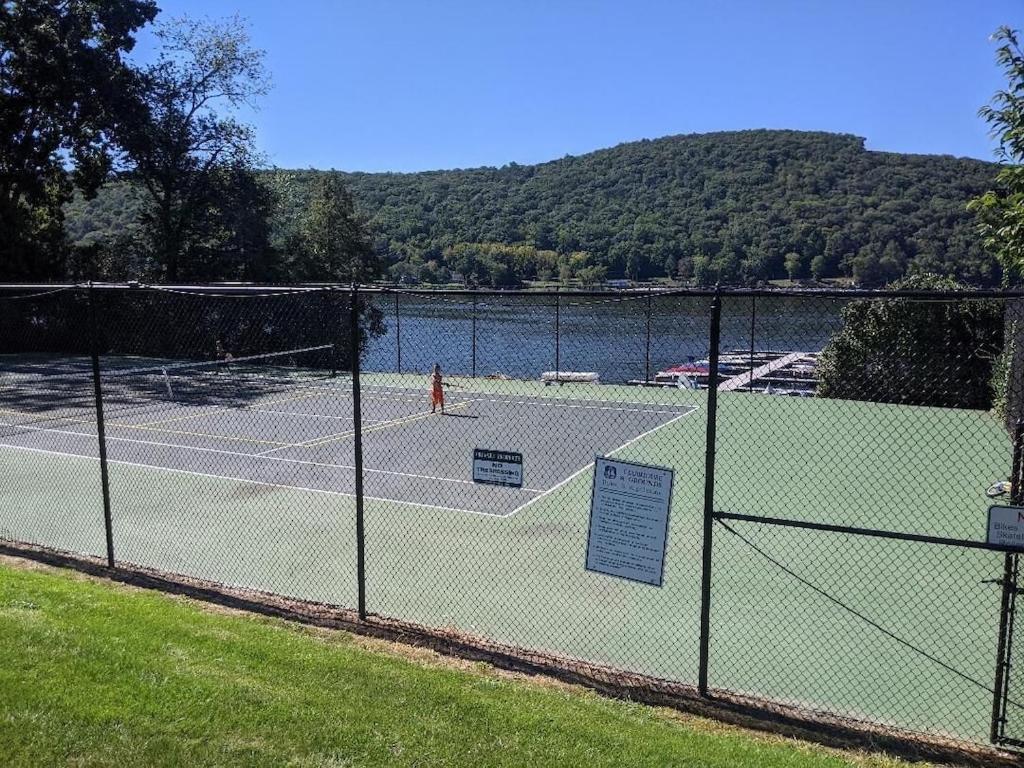 Exclusive High End Candlewood Lake retreat, photo 28