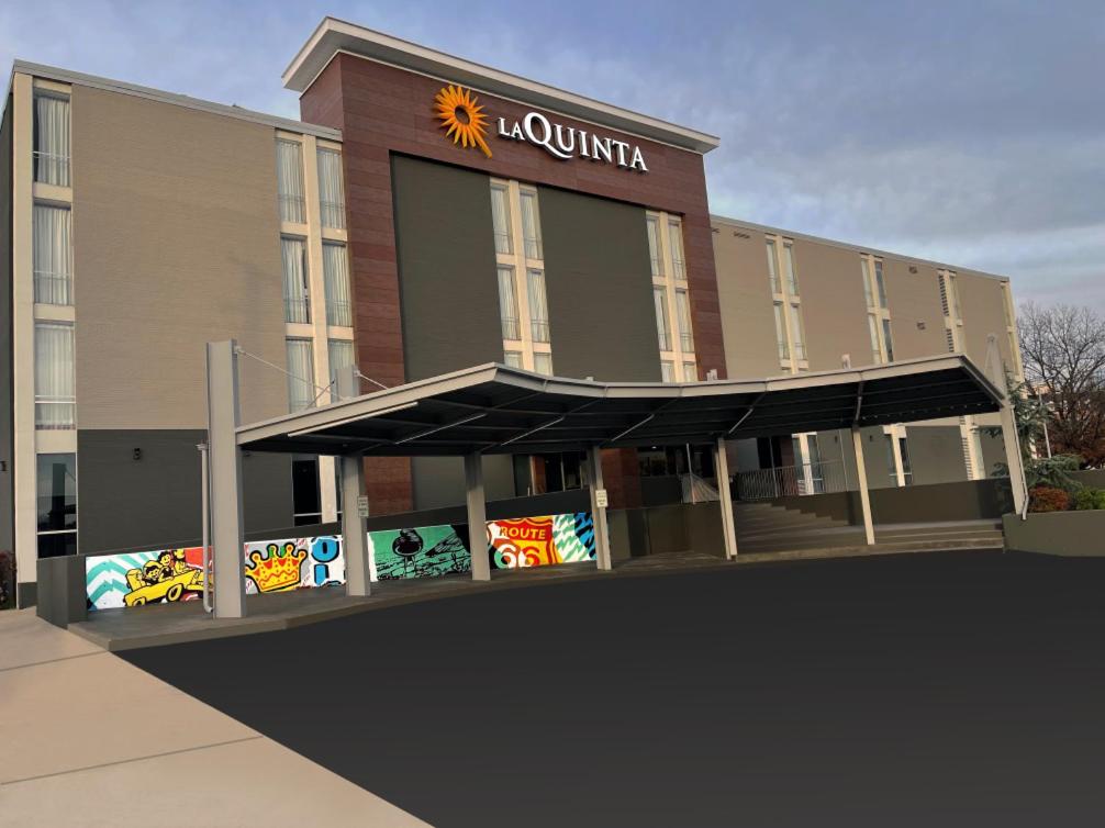 Hotel La Quinta Inn & Suites by Wyndham Tulsa Downtown - Route 66 - Image 1