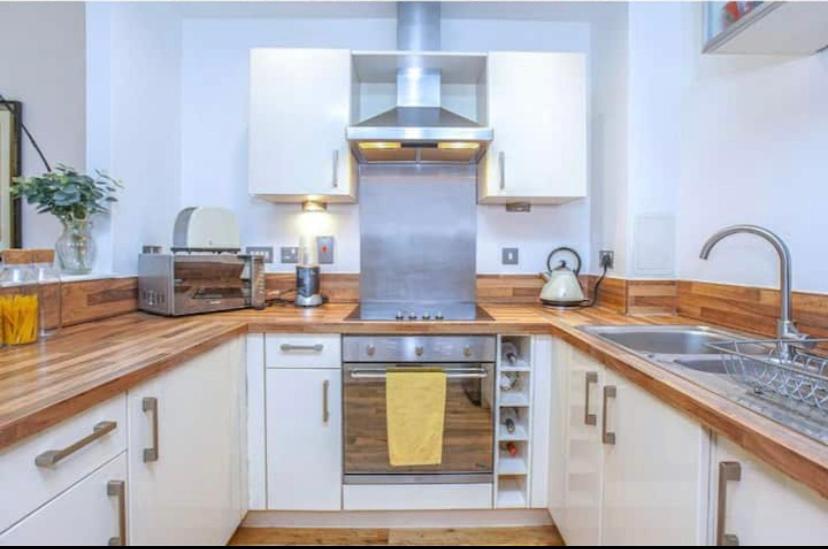 Oswald Apartment - Glasgow City Centre view 2