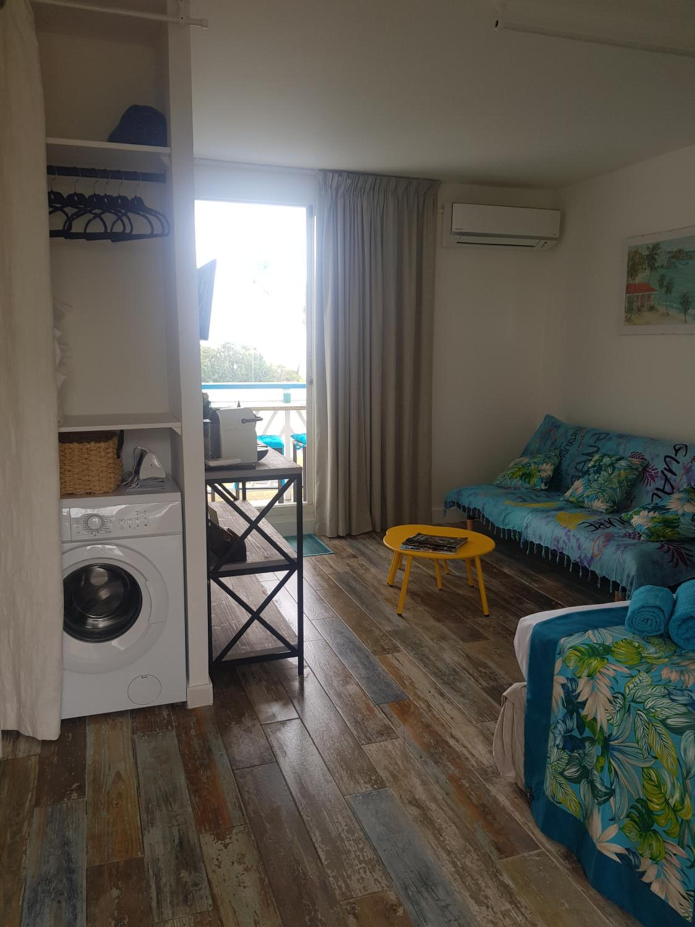 GRAND studio VUE MER avec réservoir d'eau view 5