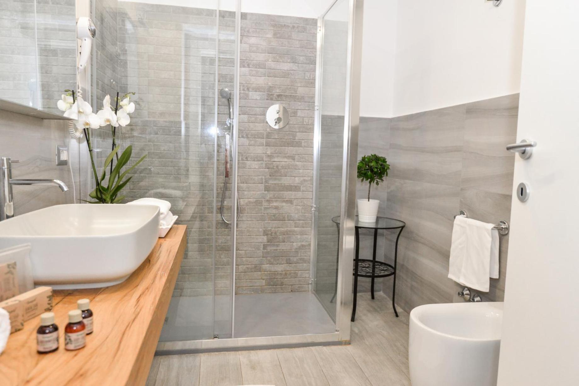 NAVONA VITA SUITES
