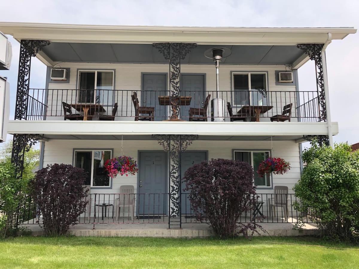 Buffalo Vacations - Mansion House Motel - Property Image 1
