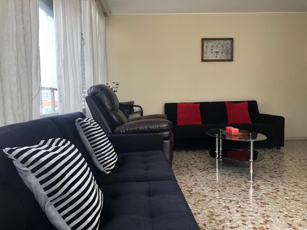 DEPARTAMENTO APOLO PUNTA DEL ESTE DEPTO 201 SEGUNDO PISO sobre CALLE PRINCIPAL GORLERO