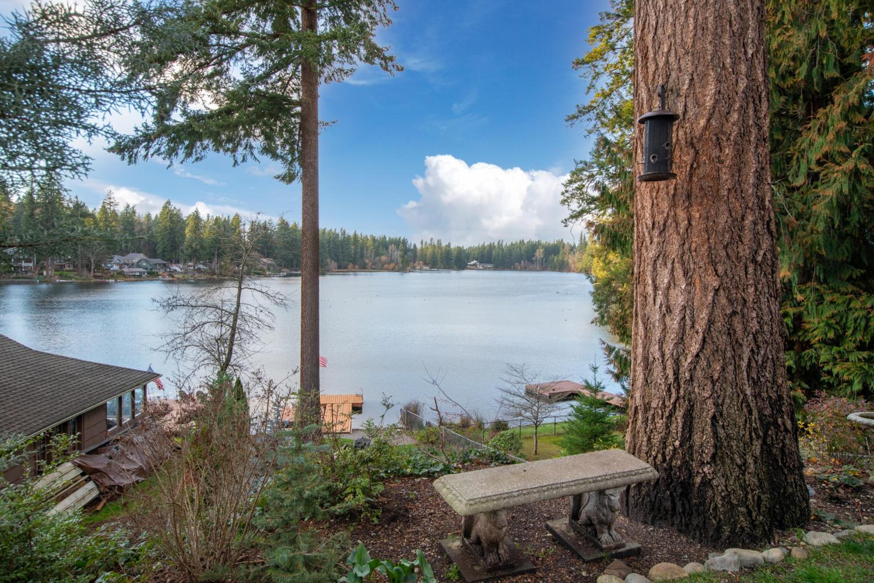 Koi Story Cabin on the Lake - Waterfront, near Bike Trail, photo 14