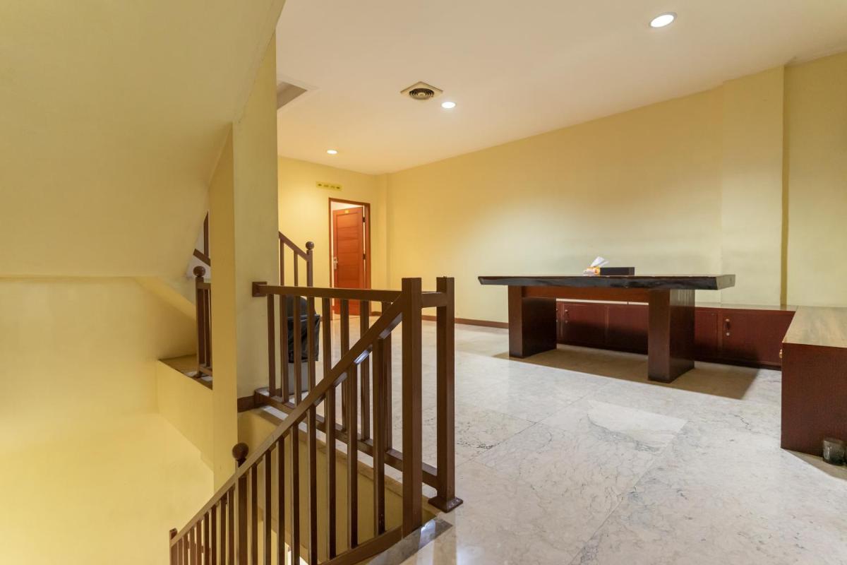 hotel reception