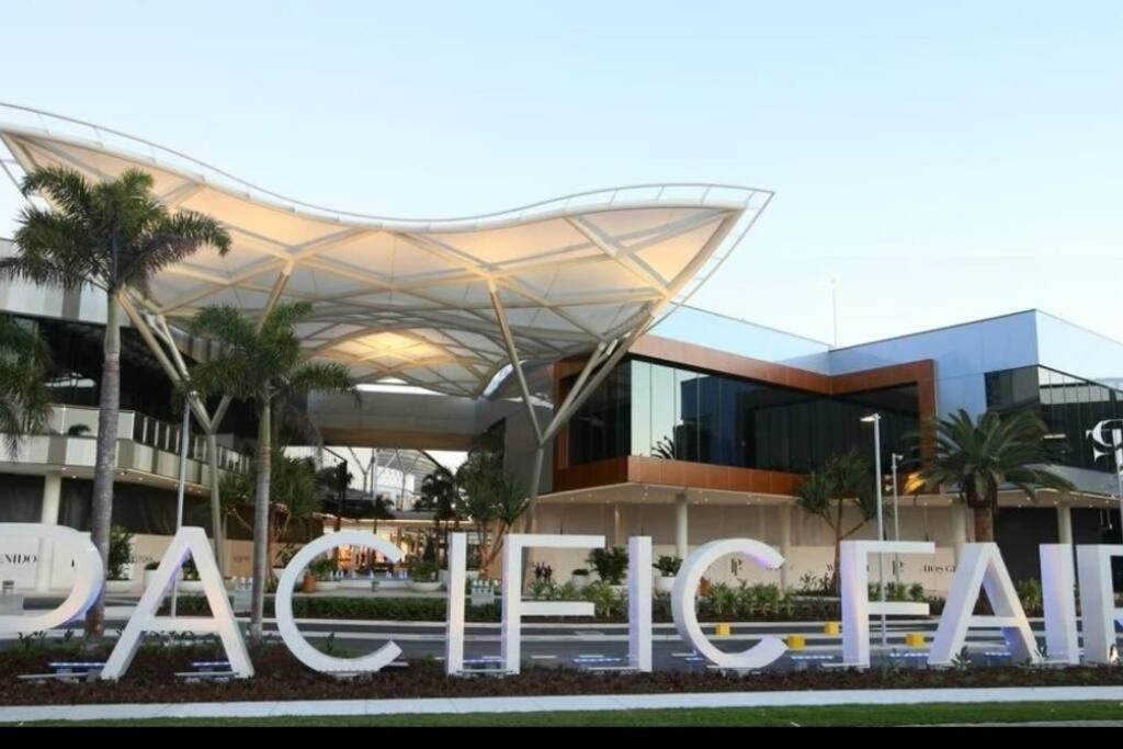 Broadbeach Victoria Square