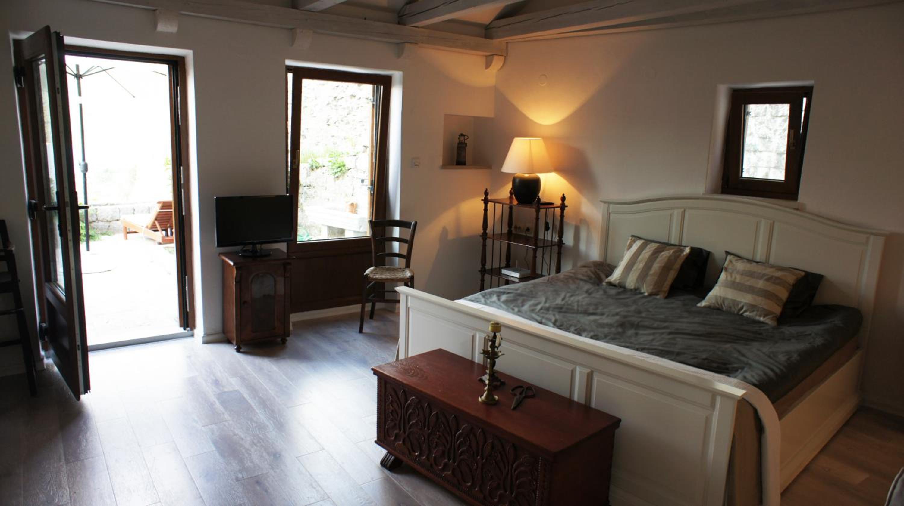 Photo 11