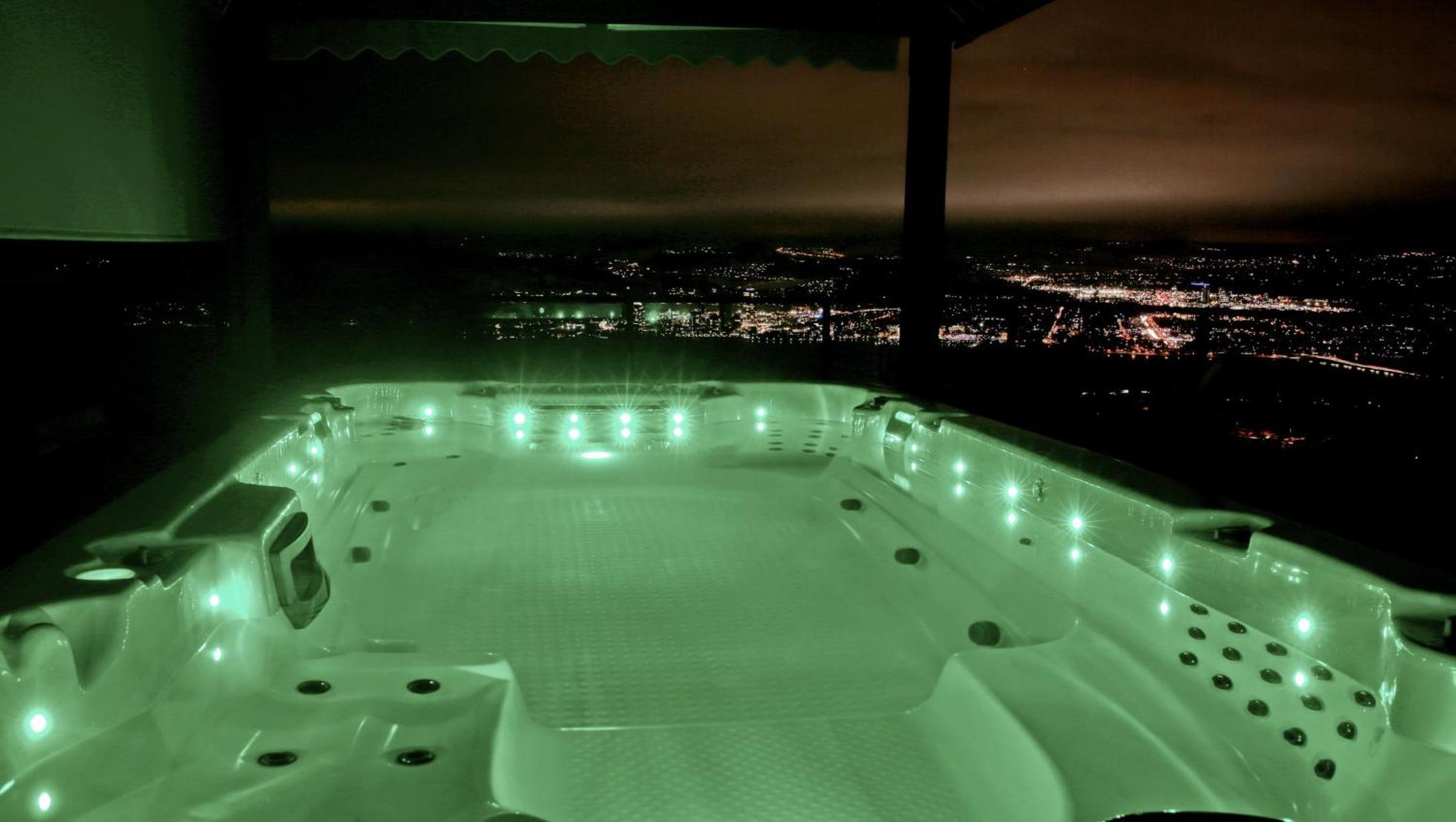 Honeymoon Suite